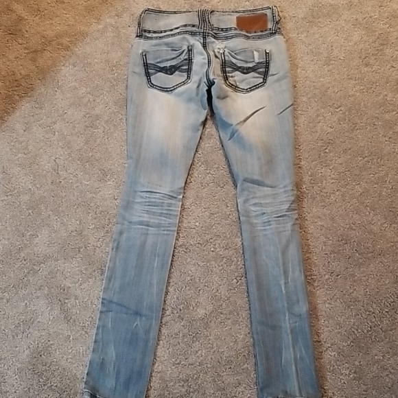 Ripped Jeans - Picture 3 of 6